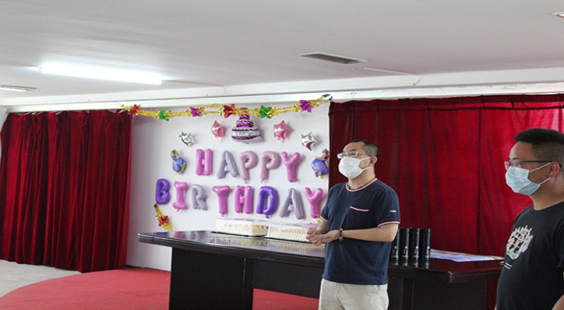 “感恩相遇，一路有你”焊網(wǎng)公司組織員工慶生會(huì)